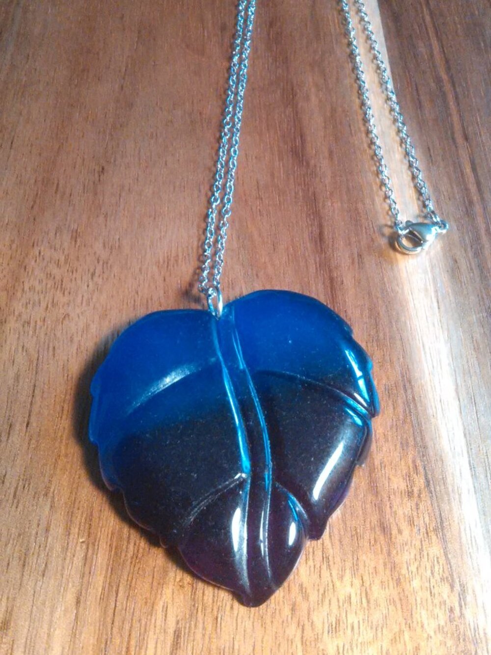 Blue and Purple Quartz Leaf Stainless Steel Pendant Necklace (20 Inch)
